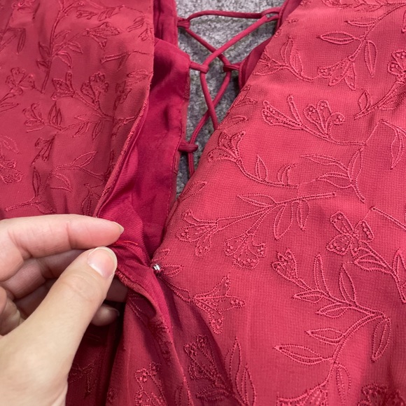 Lovers and friends red floral romper tie back small - Picture 4 of 6